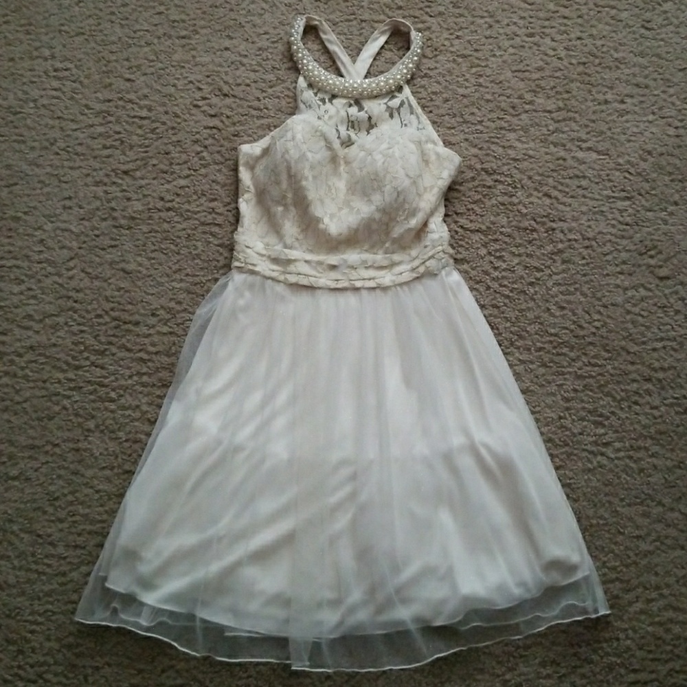Windsor lace dress